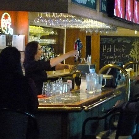 Ptarmigan Inn Hay River Ngoại thất bức ảnh