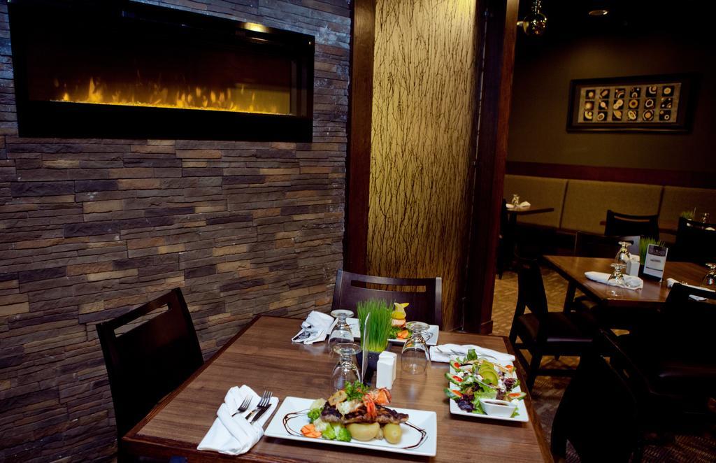 Ptarmigan Inn Hay River Ngoại thất bức ảnh