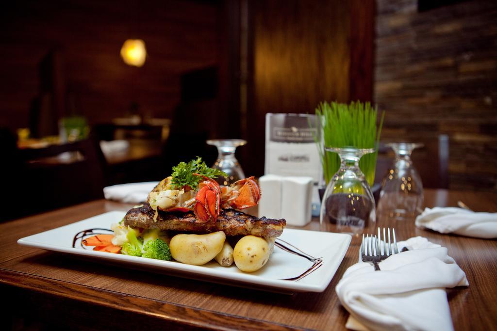Ptarmigan Inn Hay River Ngoại thất bức ảnh
