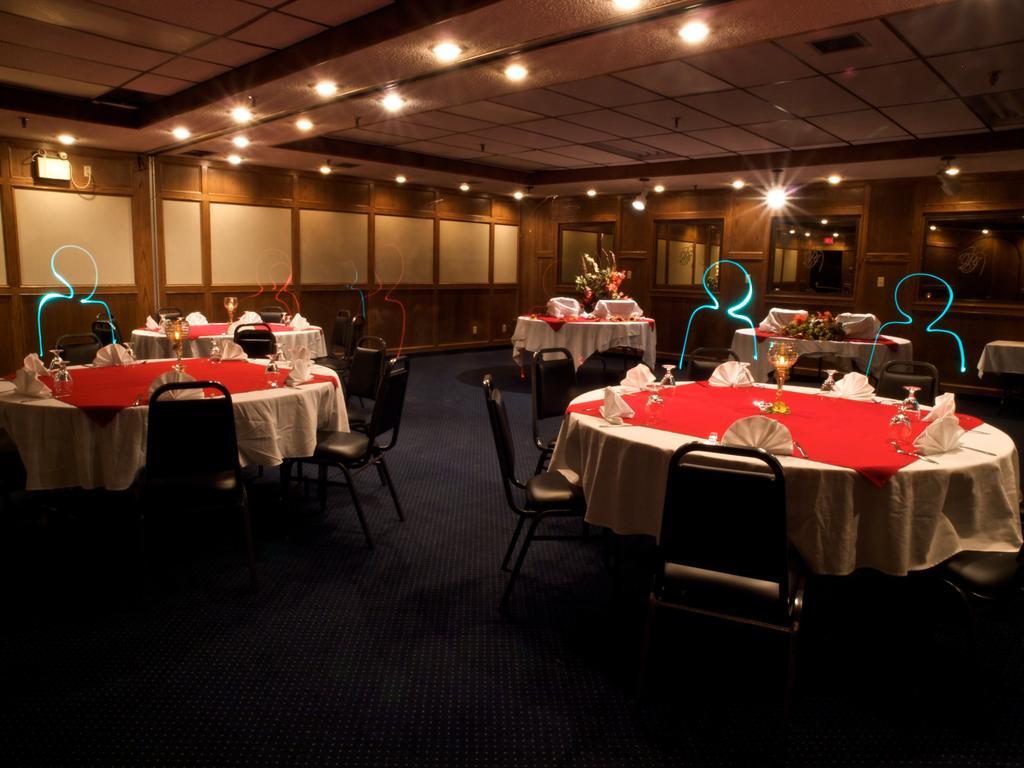 Ptarmigan Inn Hay River Ngoại thất bức ảnh